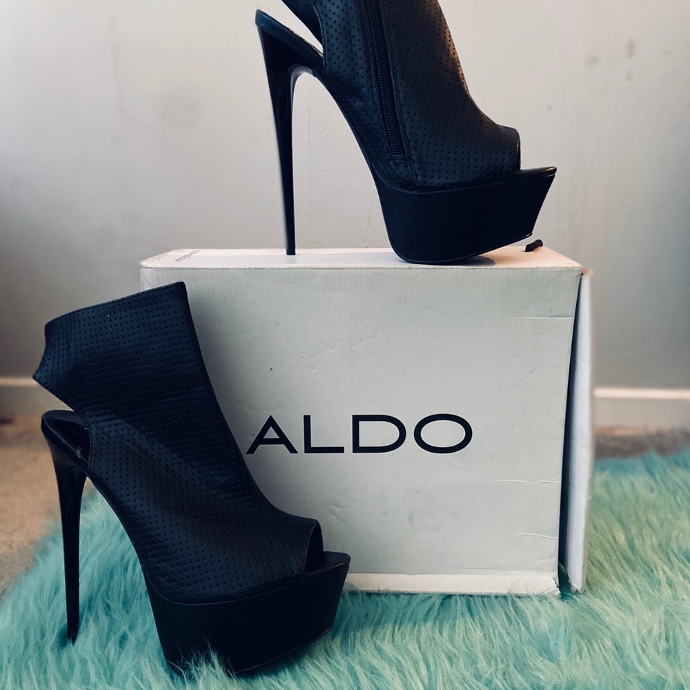 Black Leather open toe heels/ gently worn